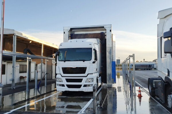 Camion_Omega-Wash15-600×400
