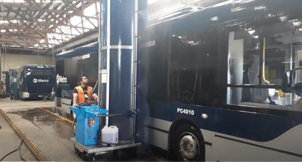 easy-wash-applicazione-bus-1024×551