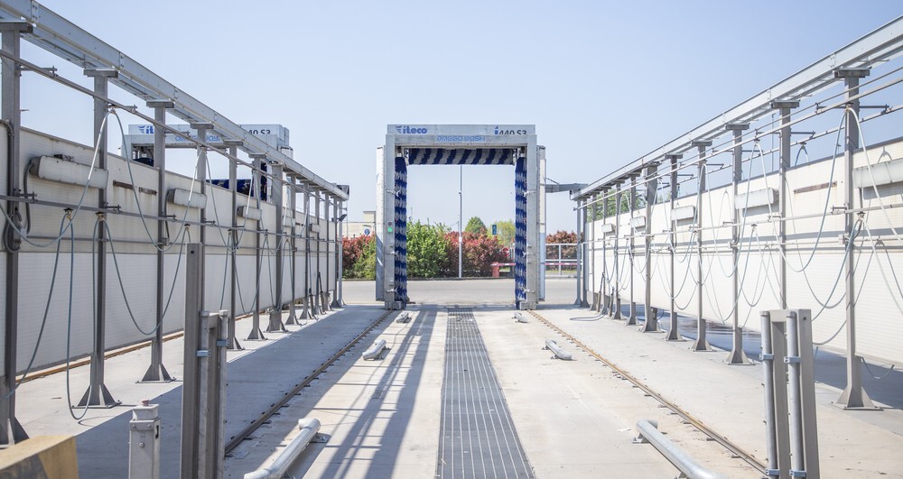 portale-di-lavaggio-con-linea-trolley-per-idropulitrici